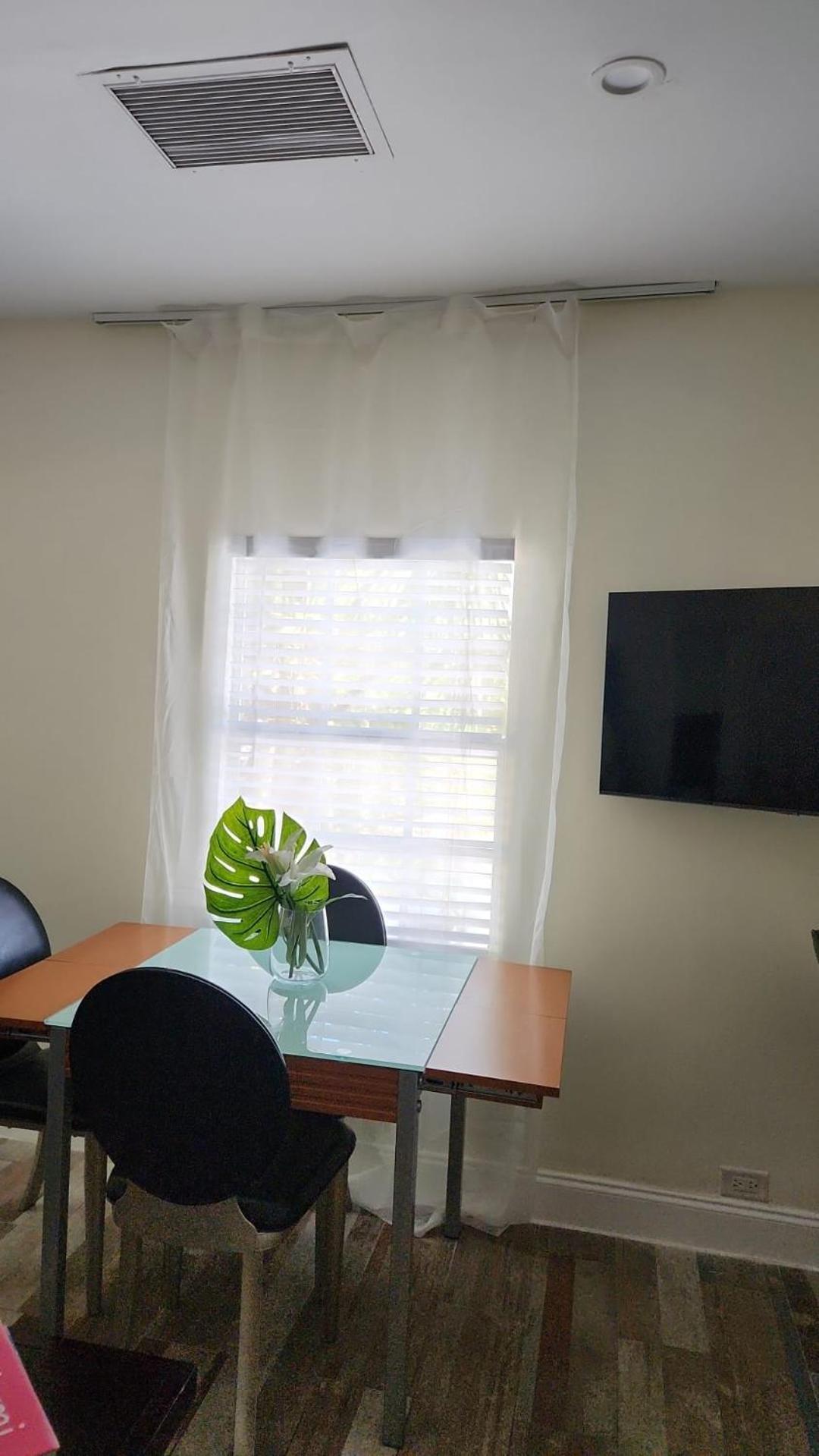 Private Rooms At Miami Centrally Located With Free Parking Esterno foto