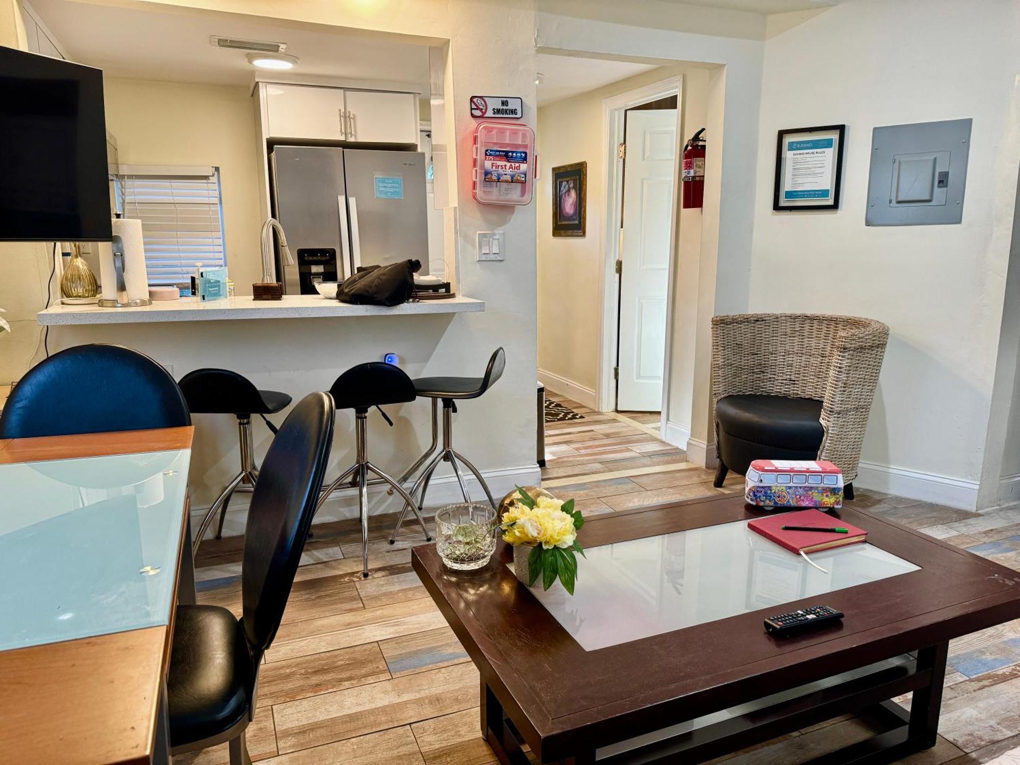 Private Rooms At Miami Centrally Located With Free Parking Esterno foto