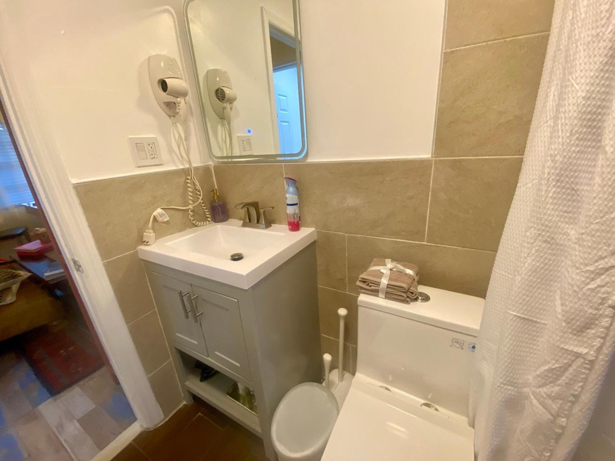Private Rooms At Miami Centrally Located With Free Parking Esterno foto