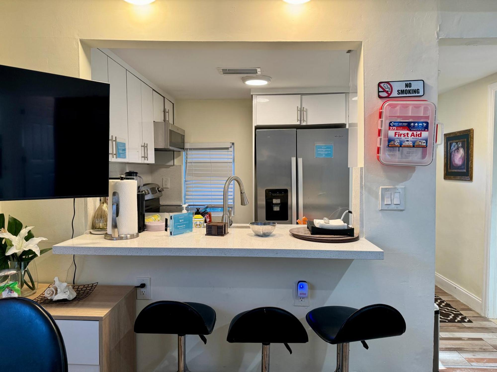 Private Rooms At Miami Centrally Located With Free Parking Esterno foto